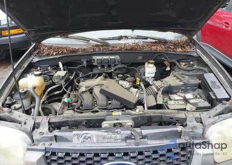 2005 Ford Escape Limited из США, поврежденный, VIN 1FMCU04175KA81266